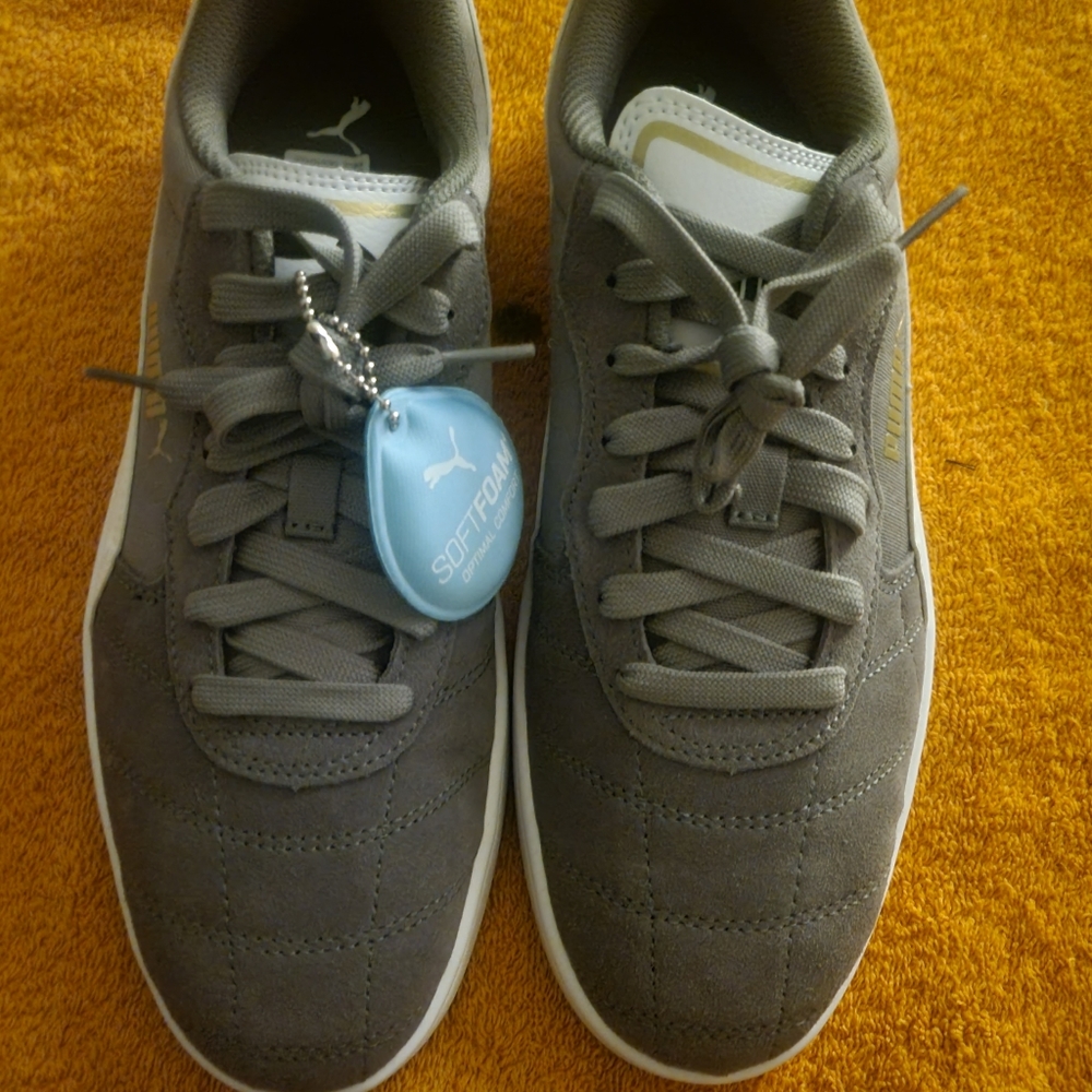 Puma ASTRO kick sneakers